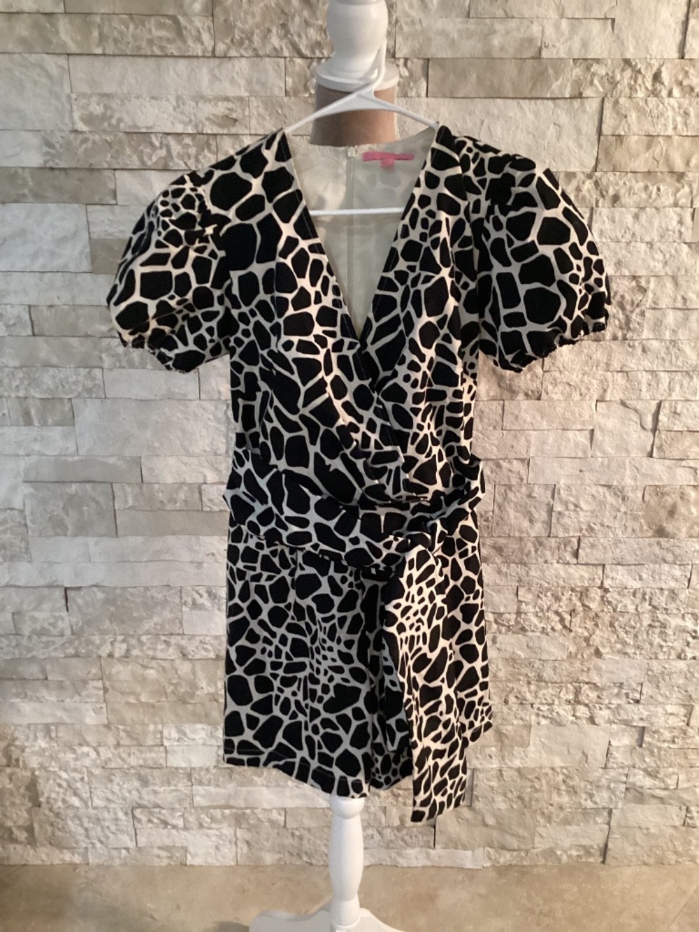 LDT Ellie Giraffe Print Romper Size 2